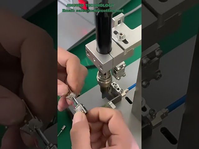 Puoliautomaattinen kytkimen liitäntä USB-johtimen juotoslaite - Kytkinliittimen juotoskone PCB:lle