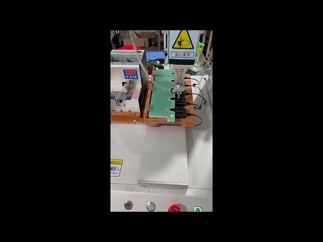 Täysautomaattinen ristipääruuvien kiristyskone reitittimille ja kytkimille